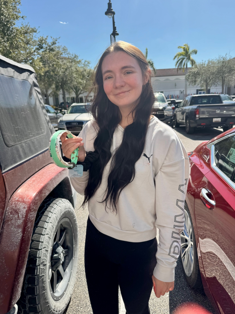 Wiggle Butt Creations Angie with collar 2